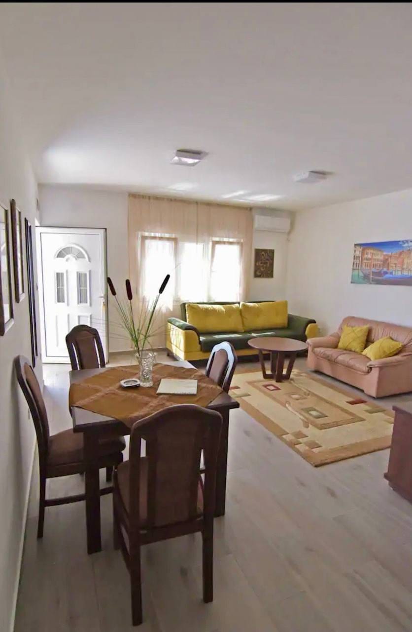 Сдам квартиру с 1 спальней в Будве Топлишки пут