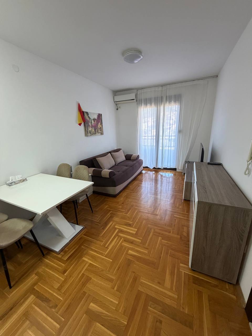 For sale a cozy, bright 1-bedroom apartment in Budva, Parma cafe area