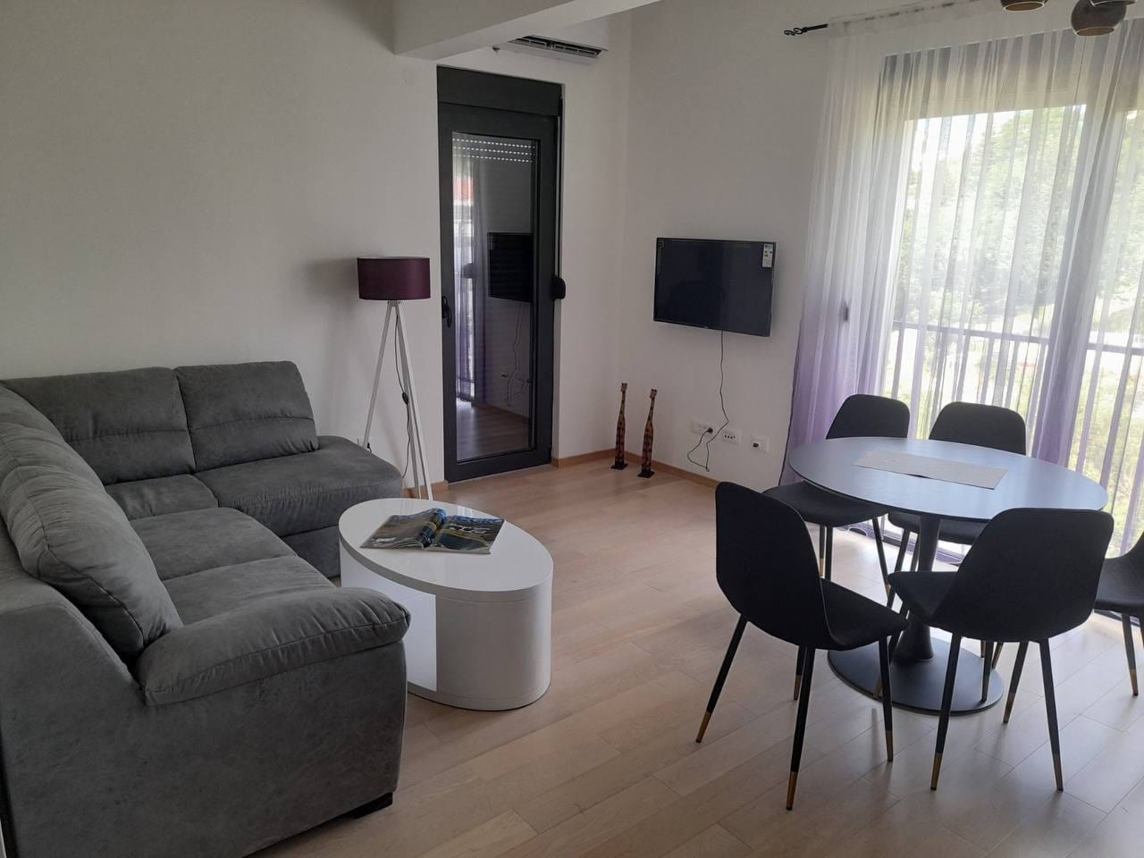 Apartment for rent with 2 bedrooms in Bečići