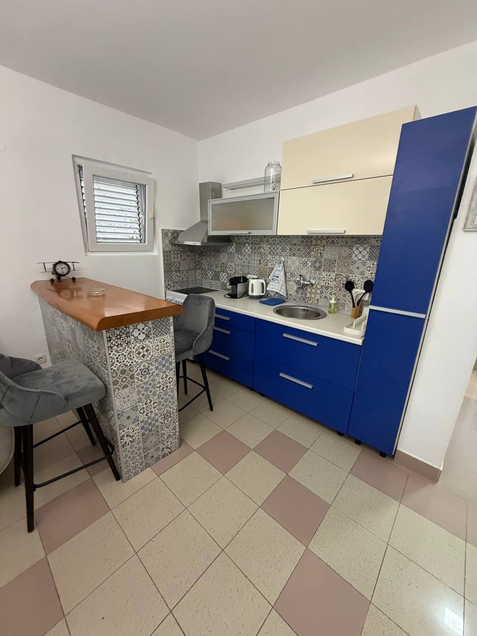 ID 1084  Cozy 1-room apartment in Budva, Old Bakery area 