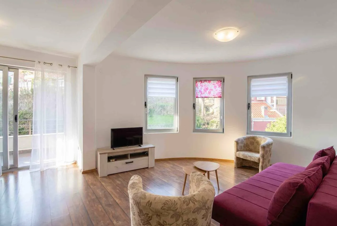 ID 3008 One-bedroom apartment for rent in Bečići, Boreti area