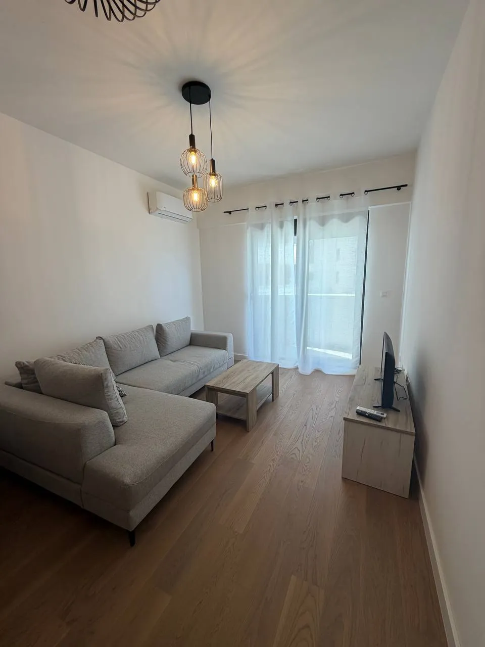 ID 3011 Renting a 1-bedroom apartment in Bečići, Twin Towers complex