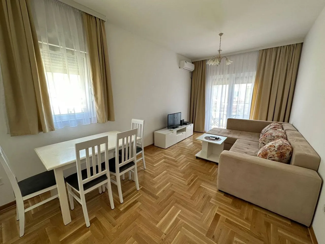 ID 3026 Renting a 2-bedroom apartment in Budva, Maslina Street