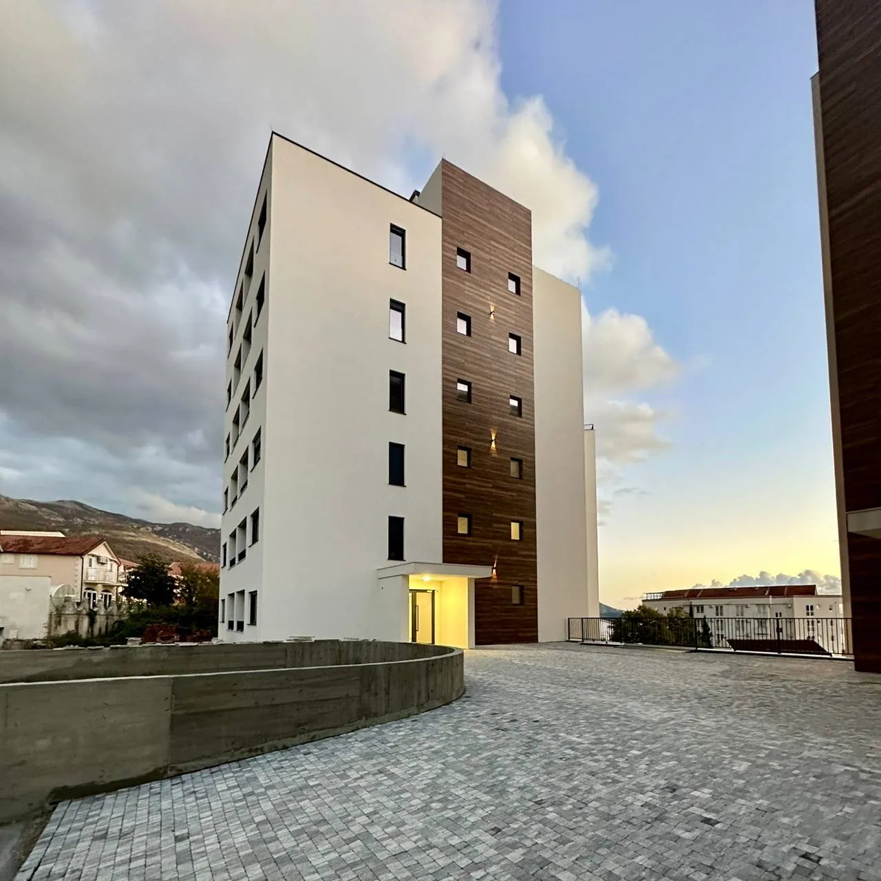 1 BEDROOM APARTMENT FOR SALE