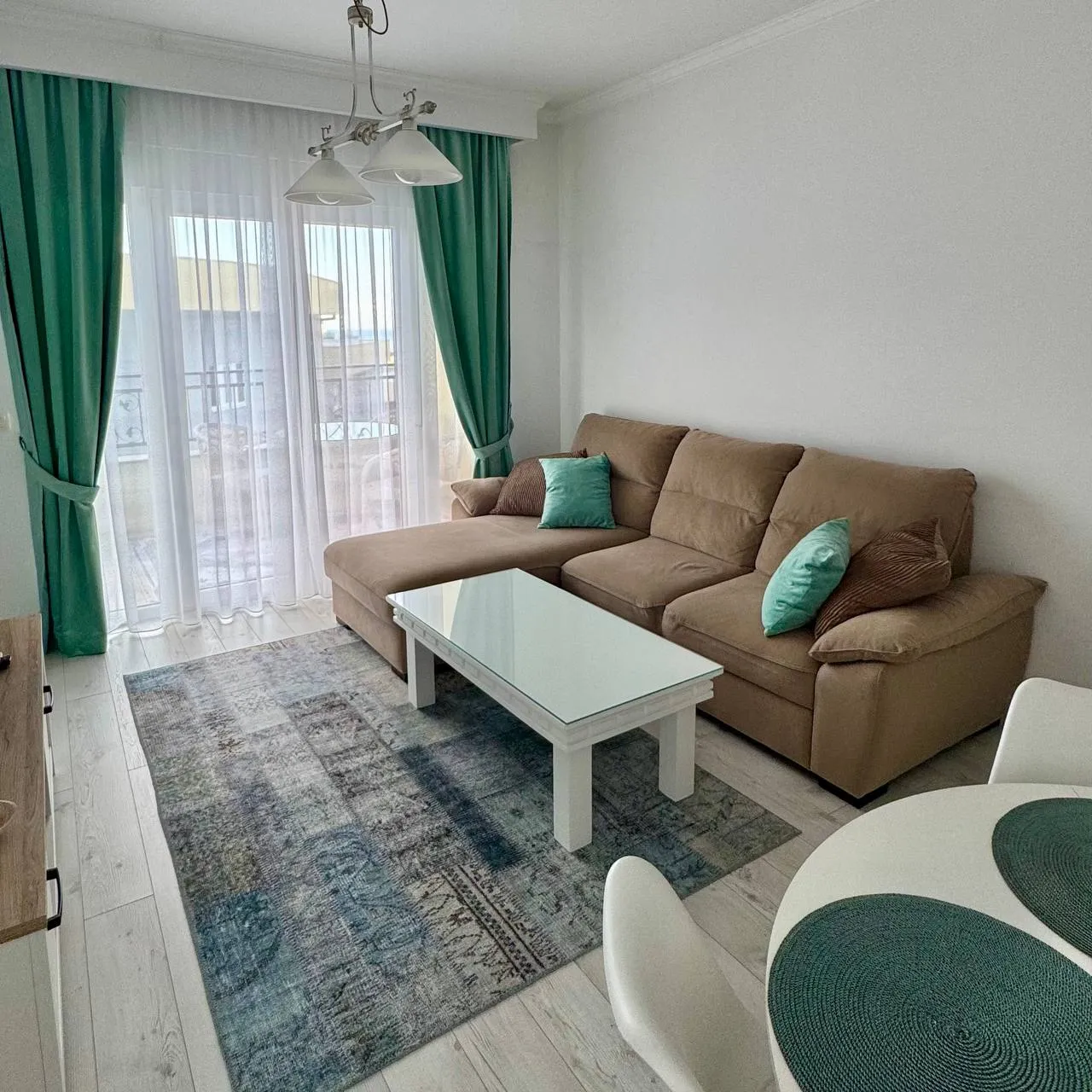 ANNUAL RENT• 1 BEDROOM APARTMENT
