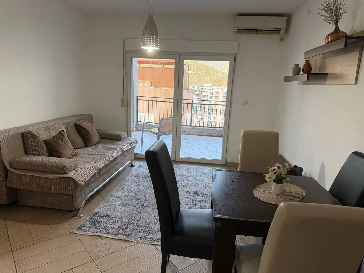 ID 3085 1-Bedroom Apartment for Rent in Budva