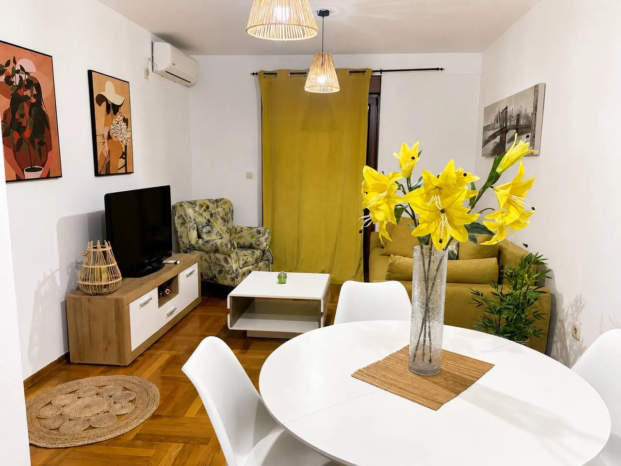 ANNUAL RENT•1 BEDROOM APARTMENT