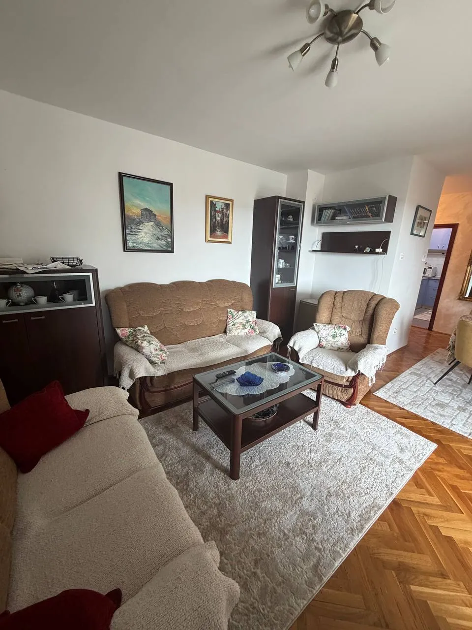 ID 940 Izdajem stan sa 2 spavaće sobe u Budvi, na području Dubovica Luks
