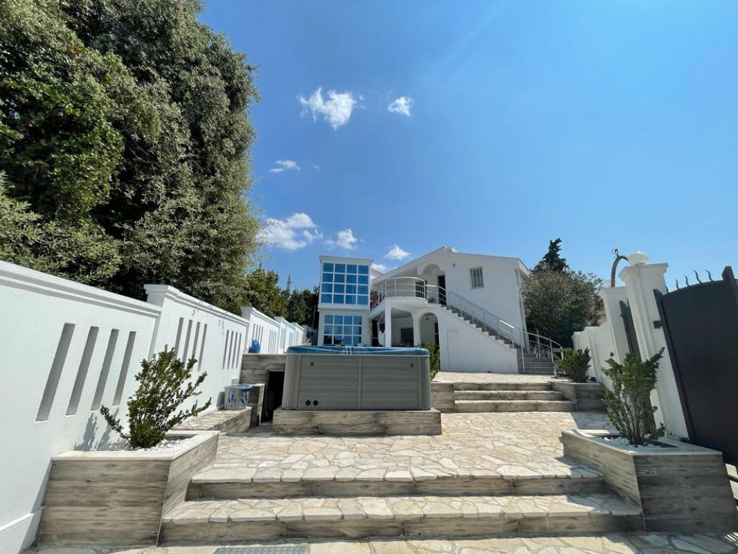 Дом в Dobra Voda, 250 m²