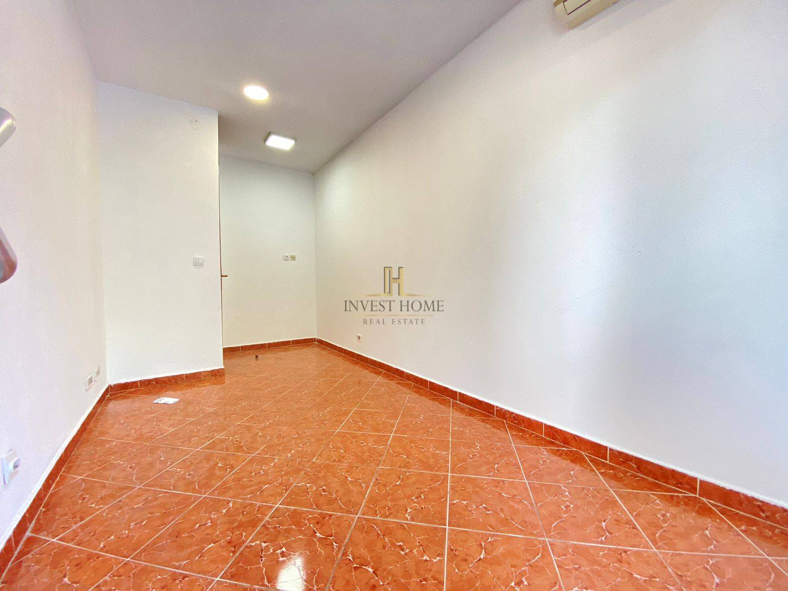 Poslovni prostor, Pobreje, 12m2