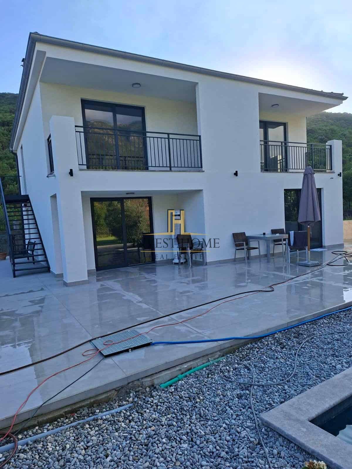 Kuća, Lastva Grbaljska, 160m2