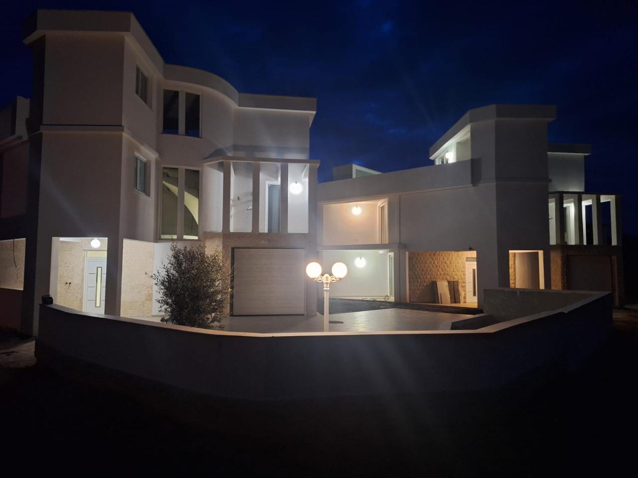 House For Sale, Krimovica