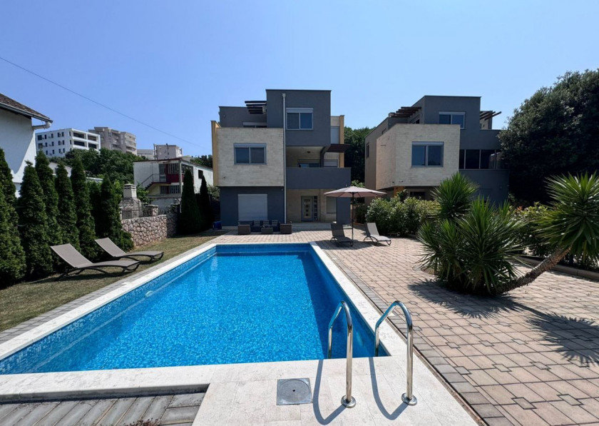 House For Sale, Utjeha