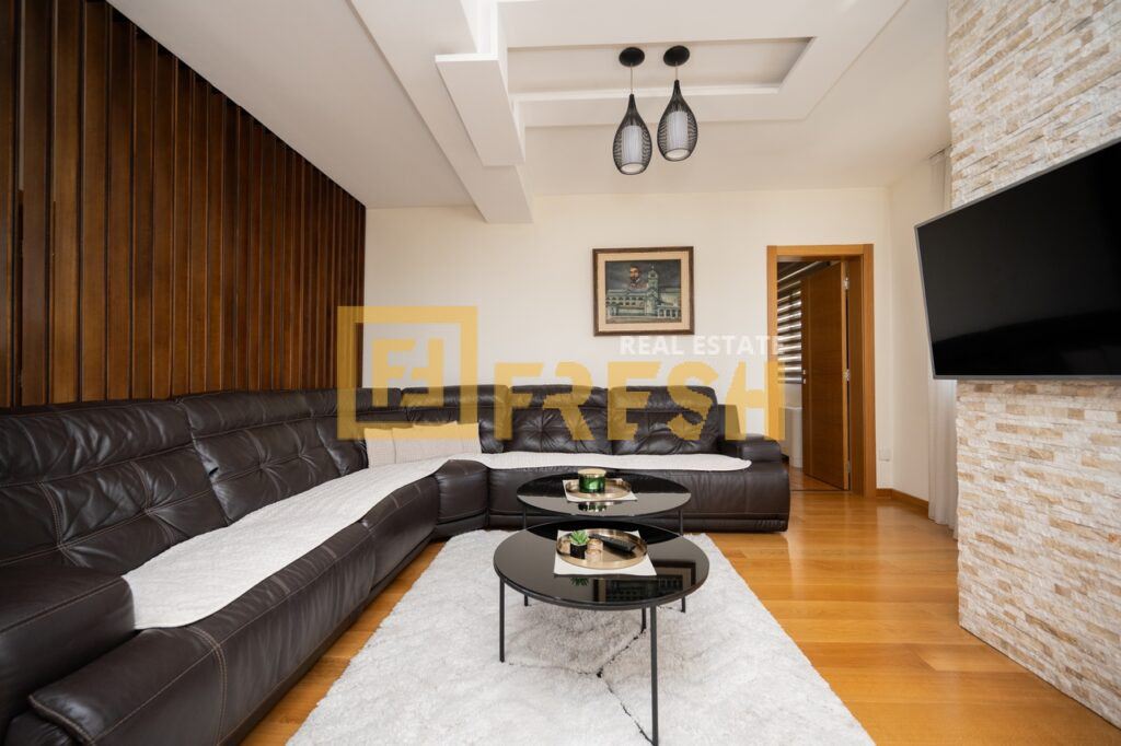 Duplex četvorosoban stan, 154m2, Zabjelo, Prodaja