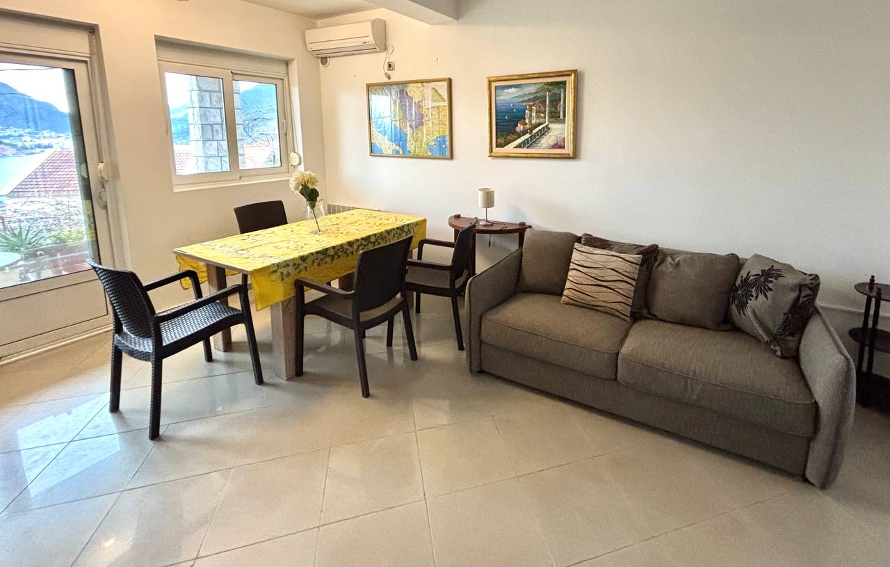 Iznajmljujem Stan-Apartman, Ratac