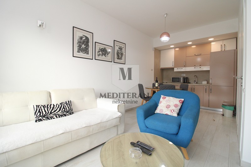 Prodajem Stan-Apartman, Topla