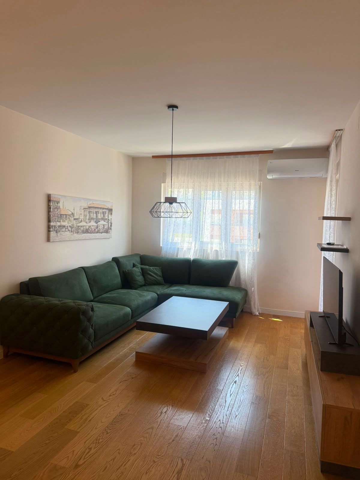 Izdavanje, Luksuzno opremljen jednosoban stan 49m², Central Point – Podgorica