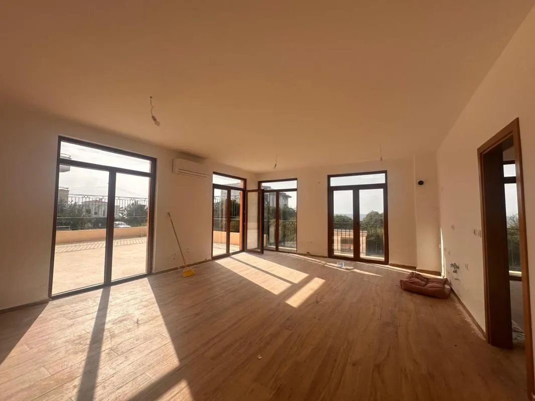 Apartment in Dobra Voda, 118 m²