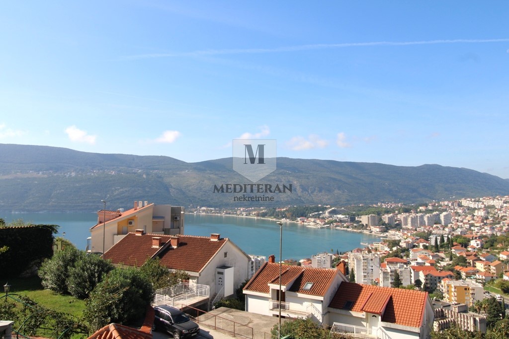 Prodajem Stan-Apartman, Topla