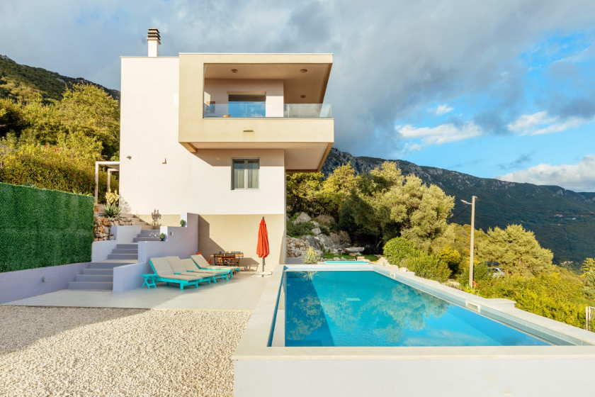 House For Sale, Podi