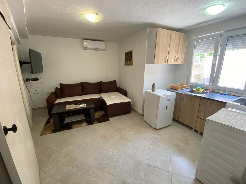 Jednosoban opremljen stan 38m² — Centar Kotora, nadomak Starog grada