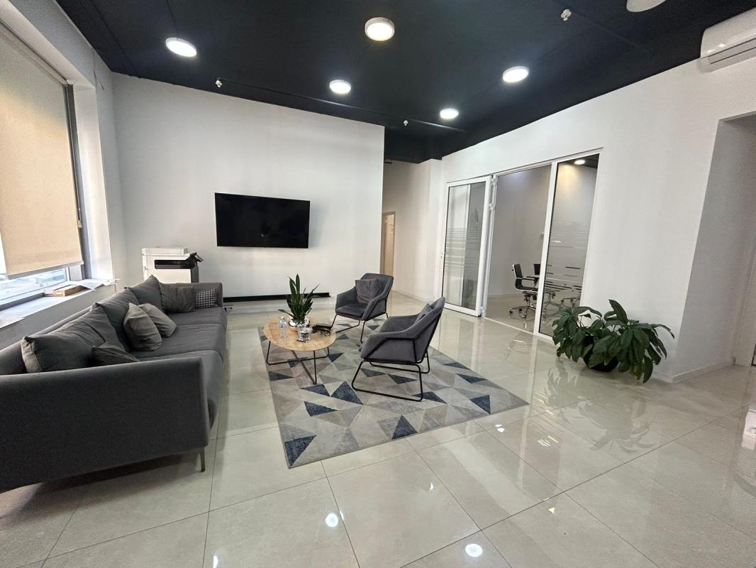 Commercial property in Bar, 140 m²