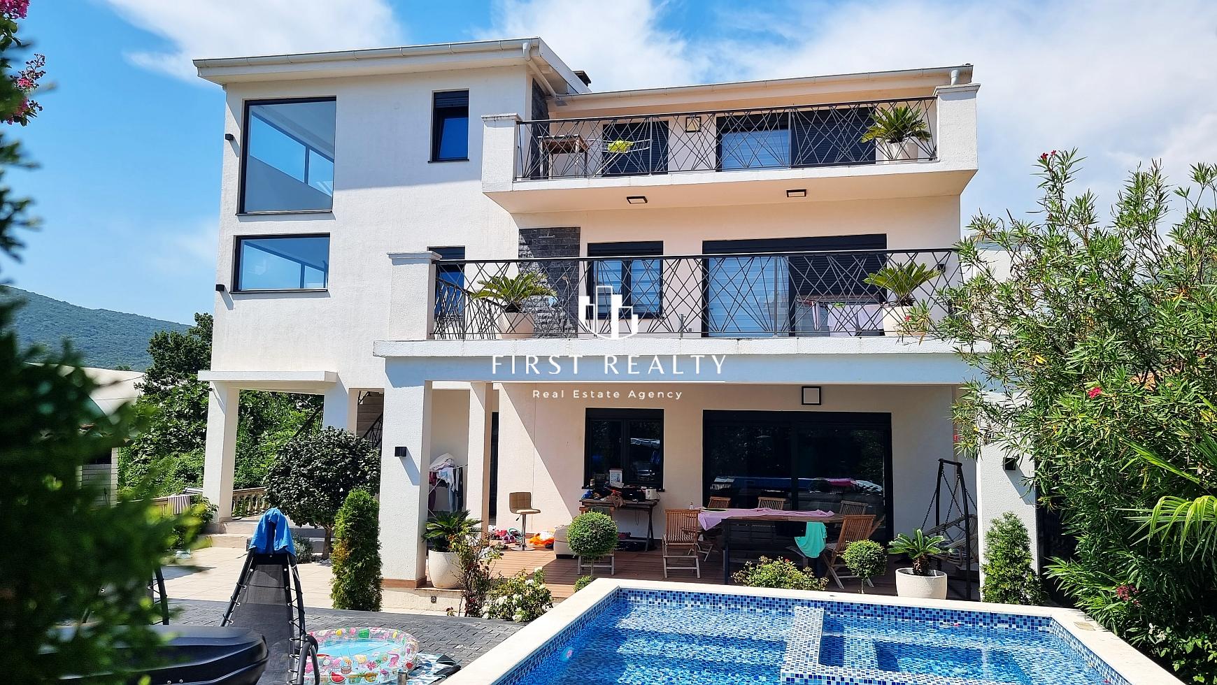 Three-storey villa with pool