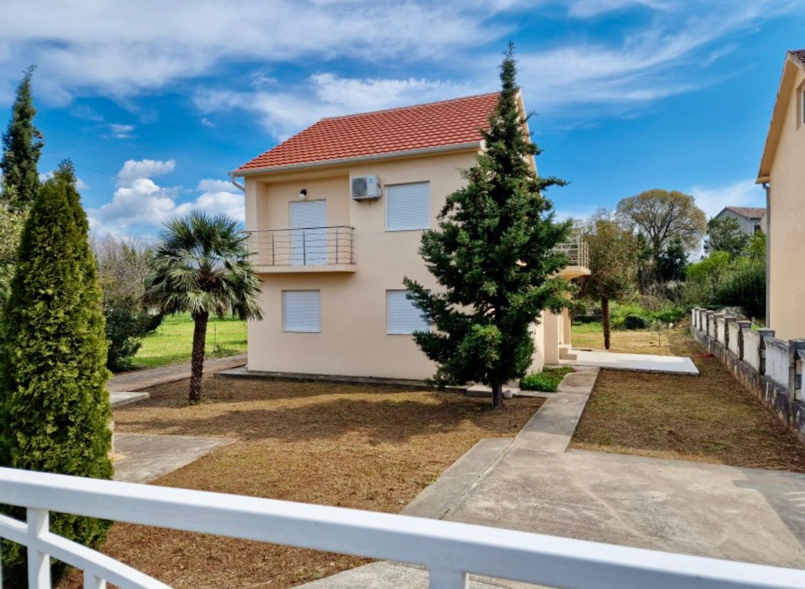 House For Sale, Radovići