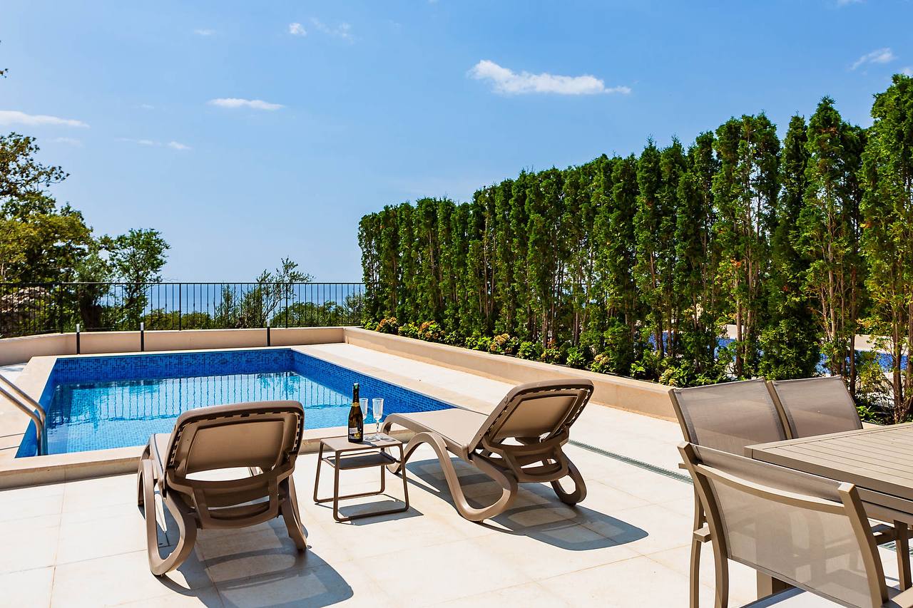 House For Sale, Reževići