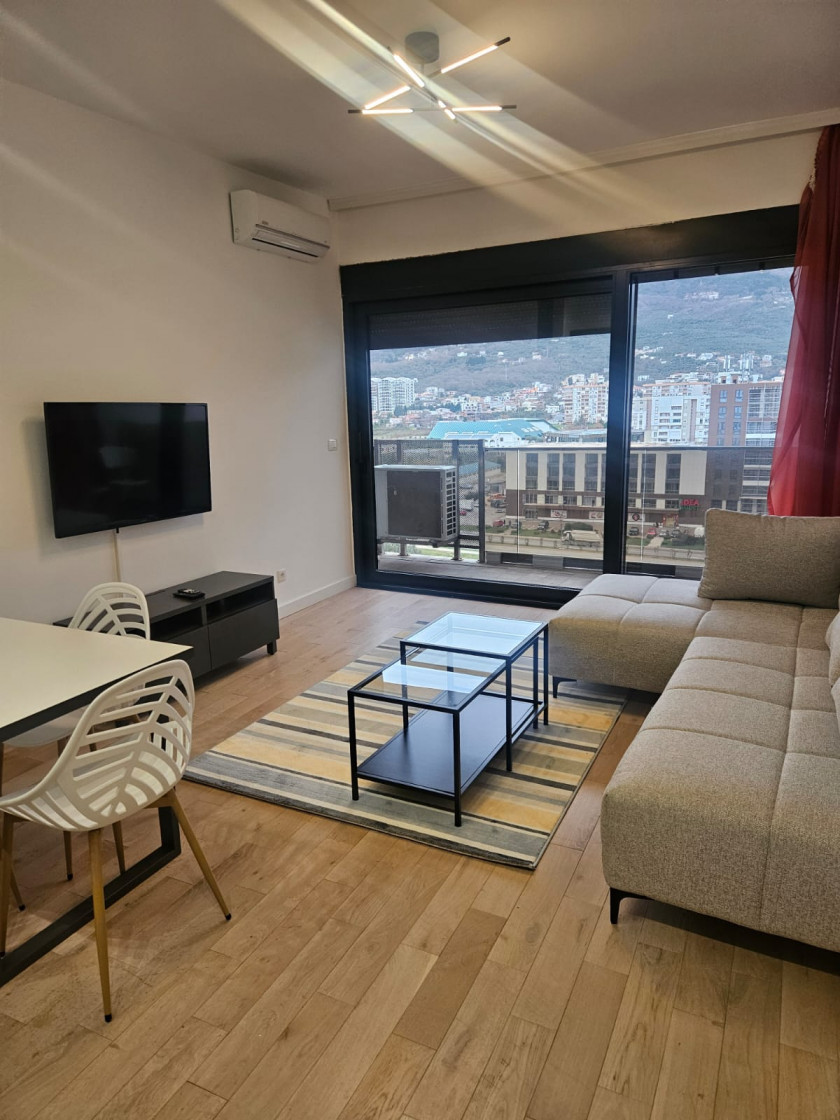 Prodajem Stan-Apartman, Bar Centar