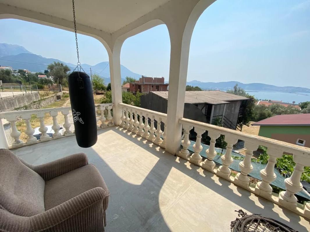 Дом в Susanj, 220 m²