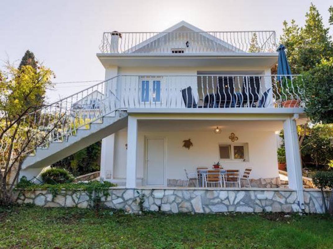 Дом в Utjeha, 190 m²