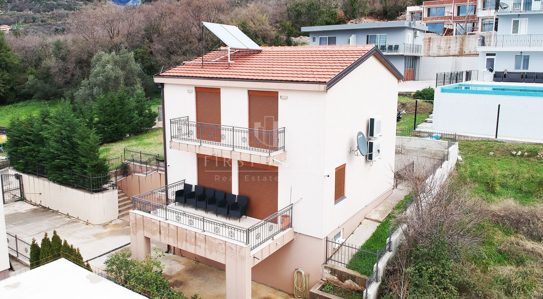 New house with views of the Tivat Bay