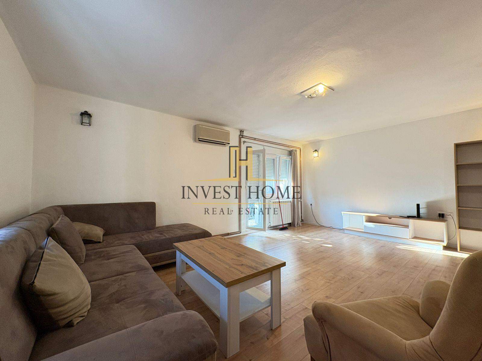 Kuća, Blok 9, 200m2