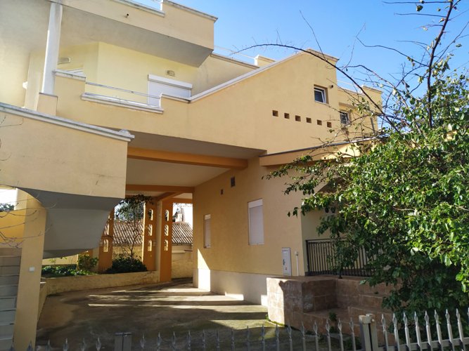 Prodajem Kuću, Utjeha