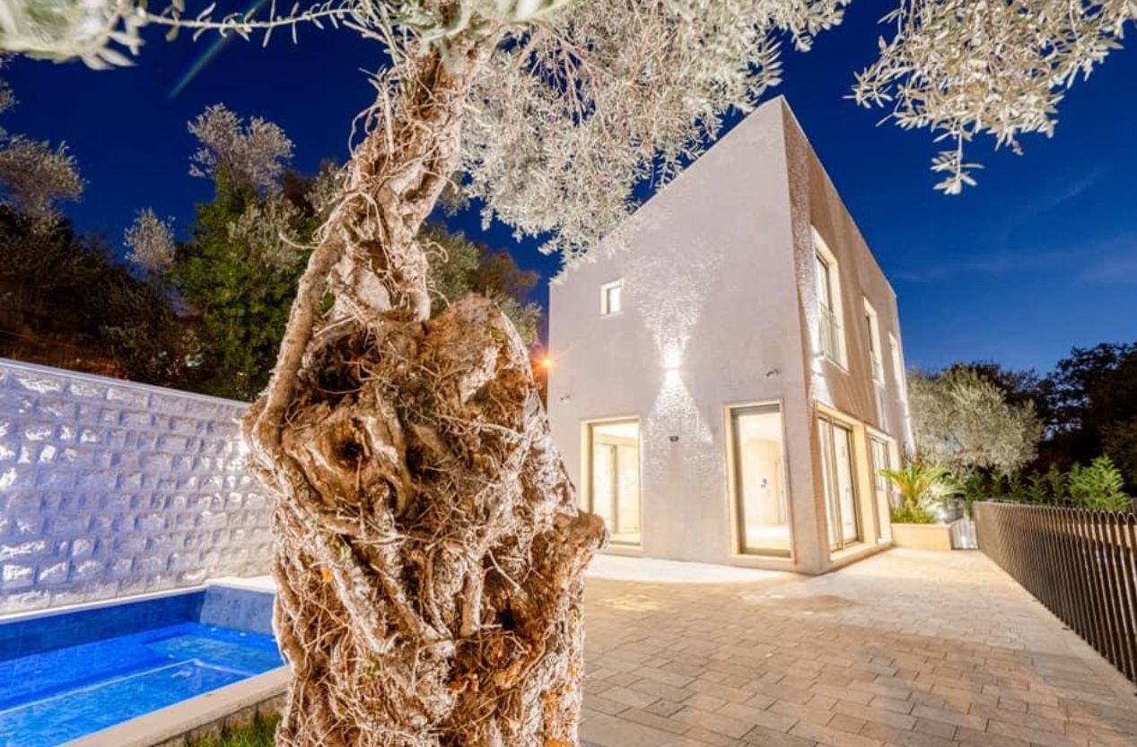 Дом на продажу, Budva Okolina — €1,200,000