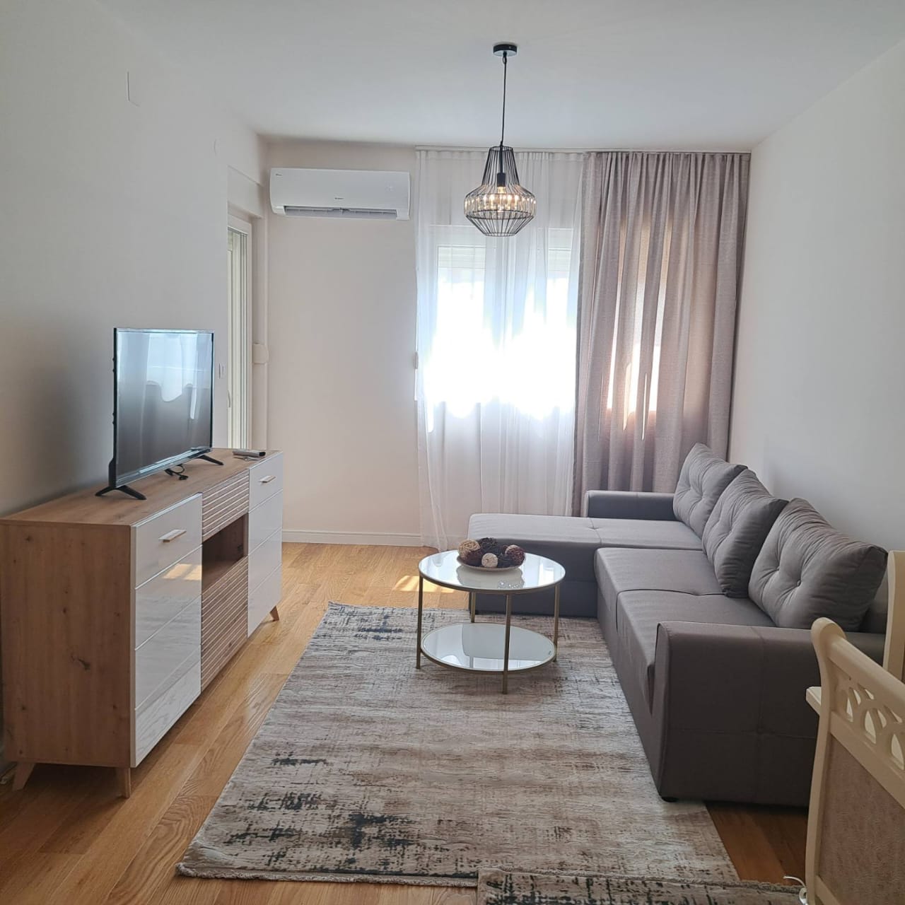 One Bedroom Apartment for Rent – Central Point, 46 m²