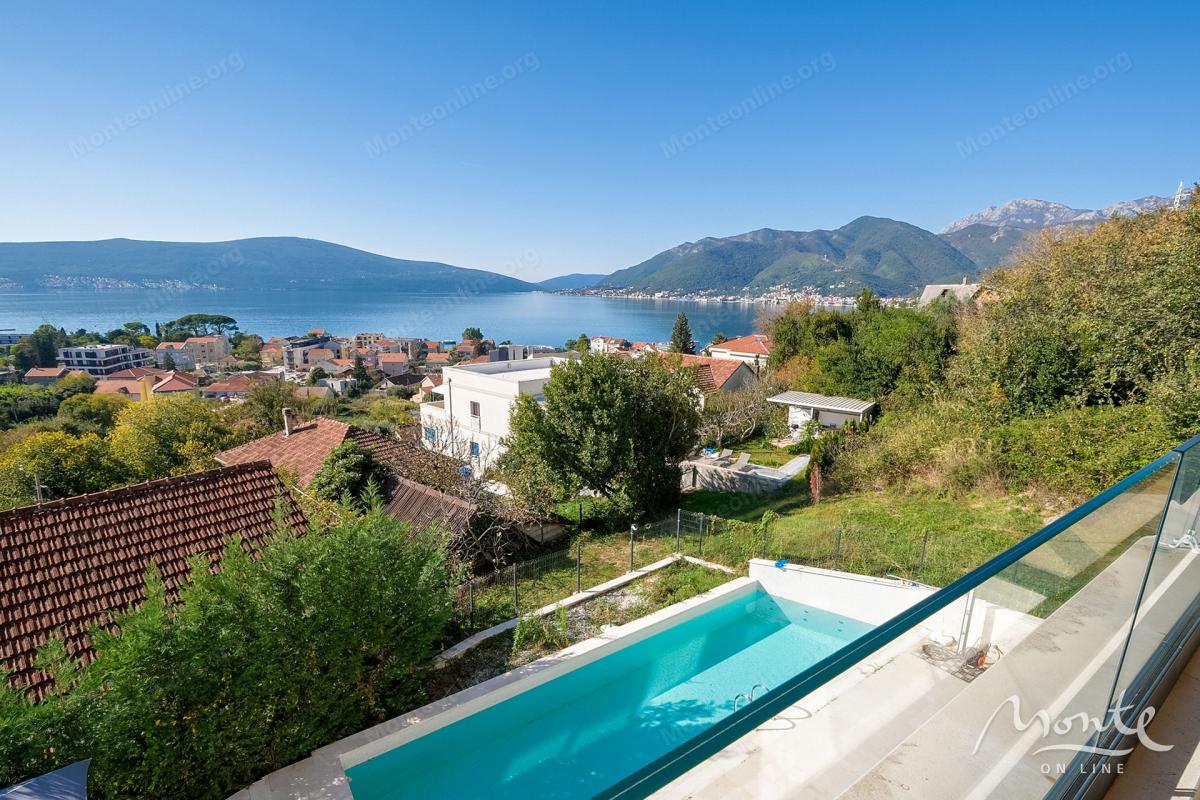 Luksuzni dupleks sa prekrasnim pogledom na Bokokotorski zaliv u Tivtu