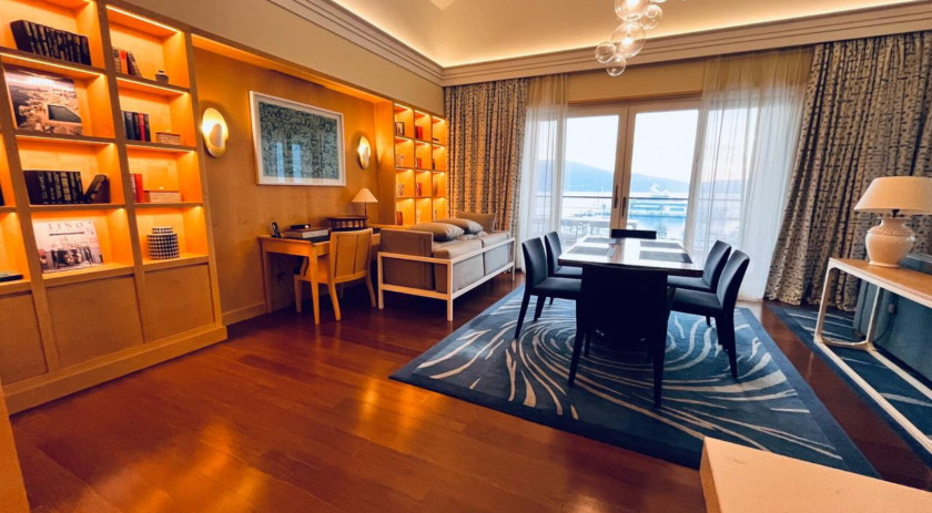 PENTHOUSE IN THE AQUA BUILDING, PORTO MONTENEGRO, Tivat