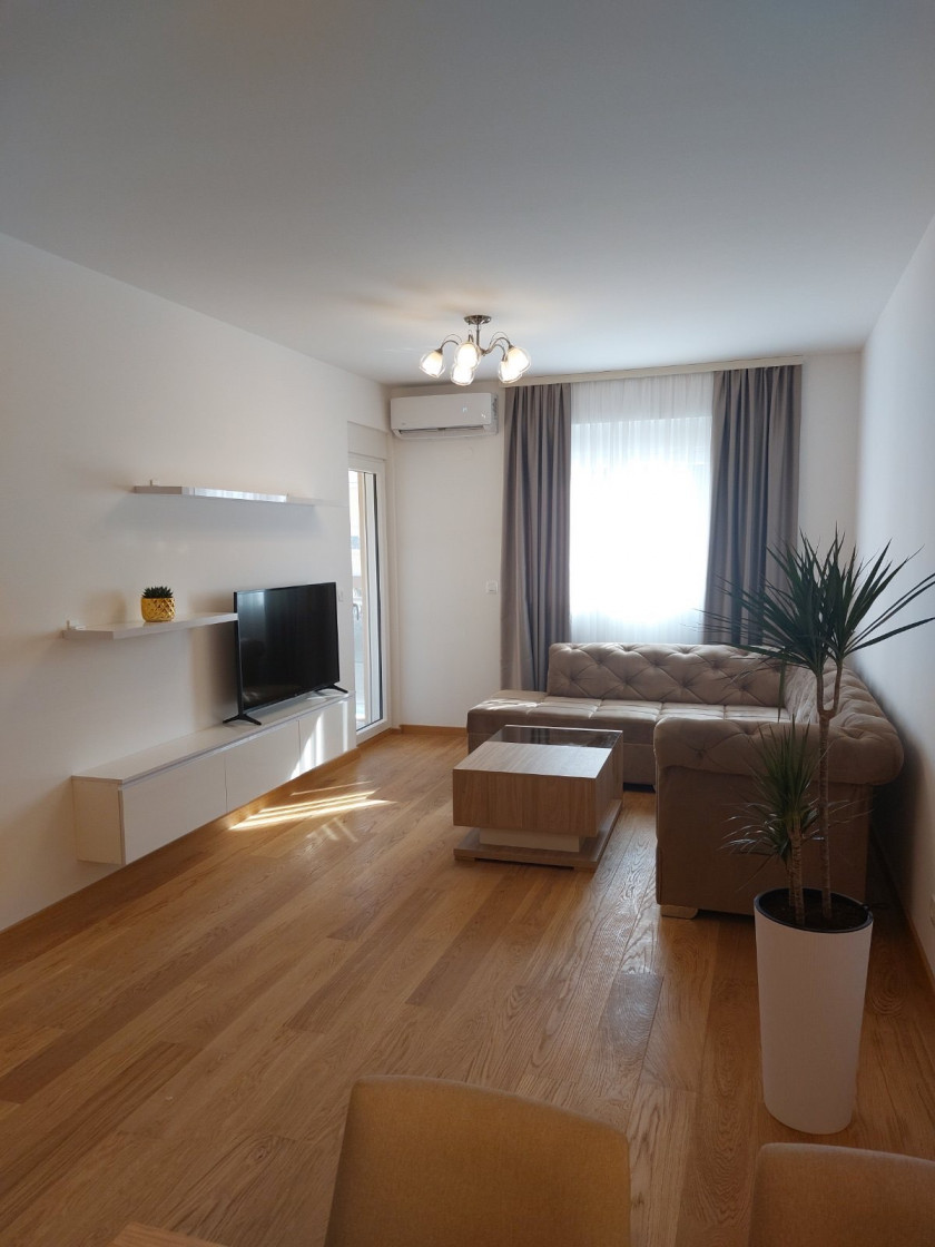 Iznajmljujem Stan-Apartman 48m2, New City