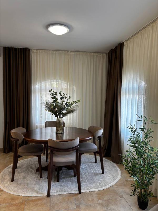 Дом в Ratac, 300 m²