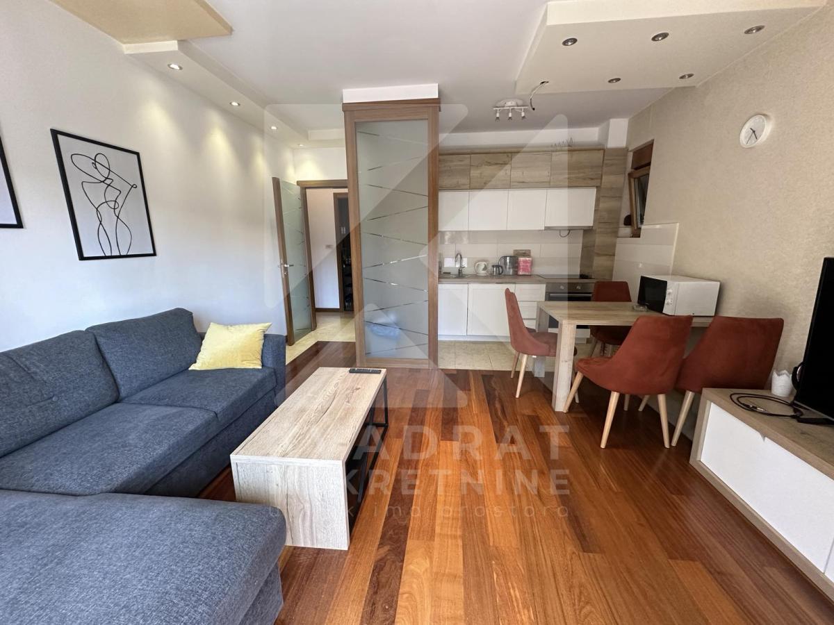 Izdavanje, Dvosoban stan, Podgorica, Centar, 64m2