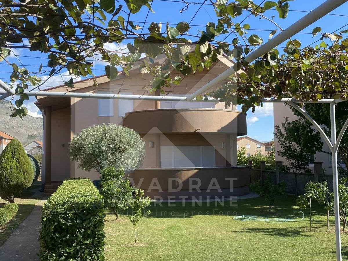 Izdavanje, Kuća, Podgorica, Karaburško Polje, 240m2