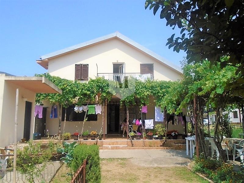 Prodajem Kuću, Igalo