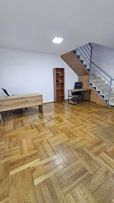 Iznajmljujem Poslovni Prostor, Stari Aerodrom