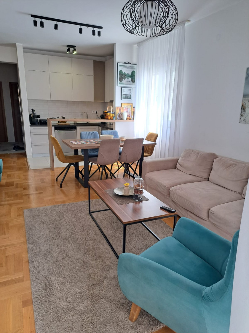 Prodajem Stan-Apartman, Rozino
