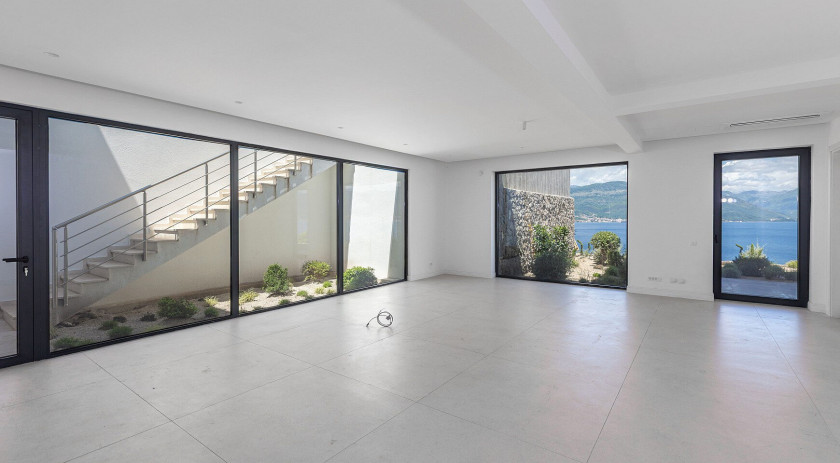 New modern villa with sea and mountain views, Krašići