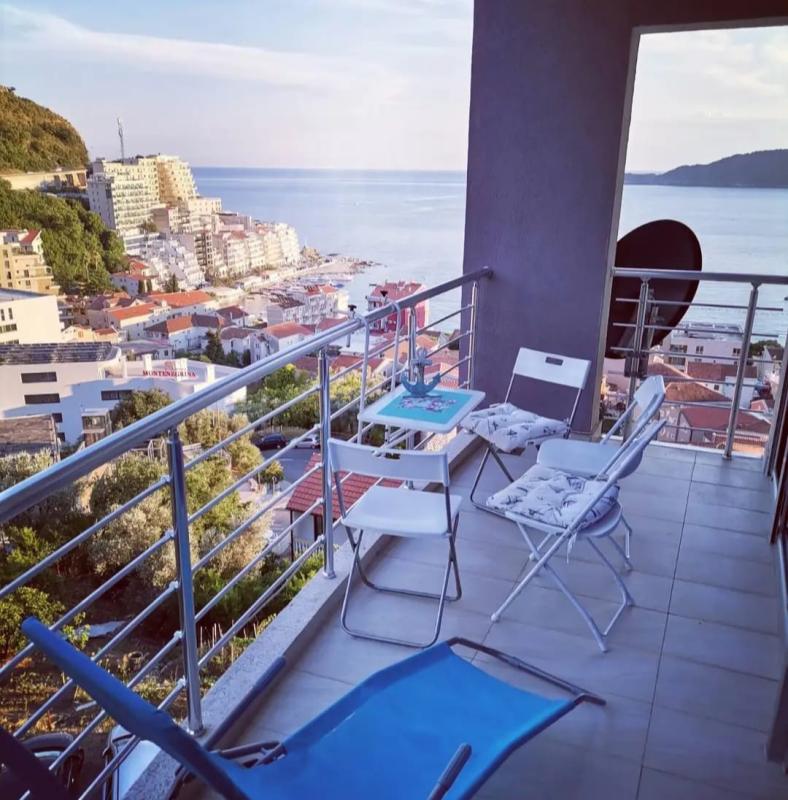 Apartment in Becici, 49 m²