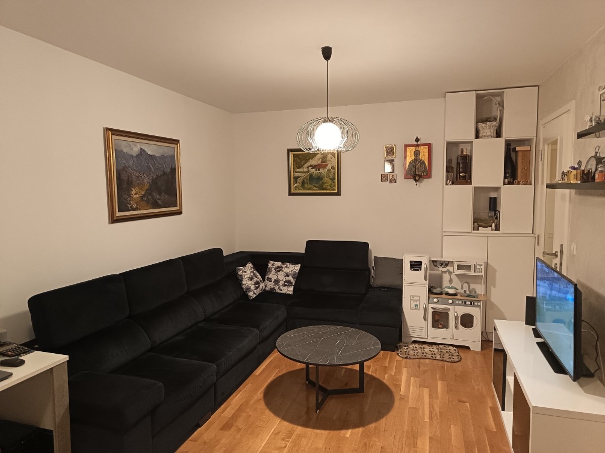 Prodajem Stan-Apartman, Zabjelo