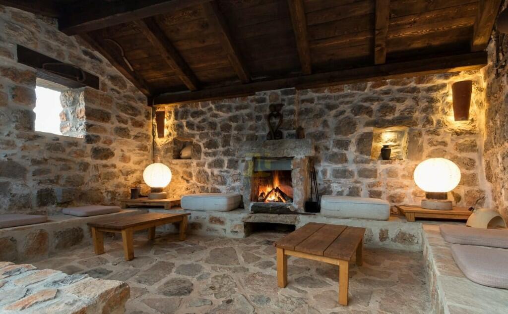 House For Sale, Đuraševići